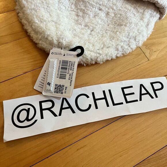 Lululemon Women's Ombre Knit Textured Beanie - Picture 7 of 7